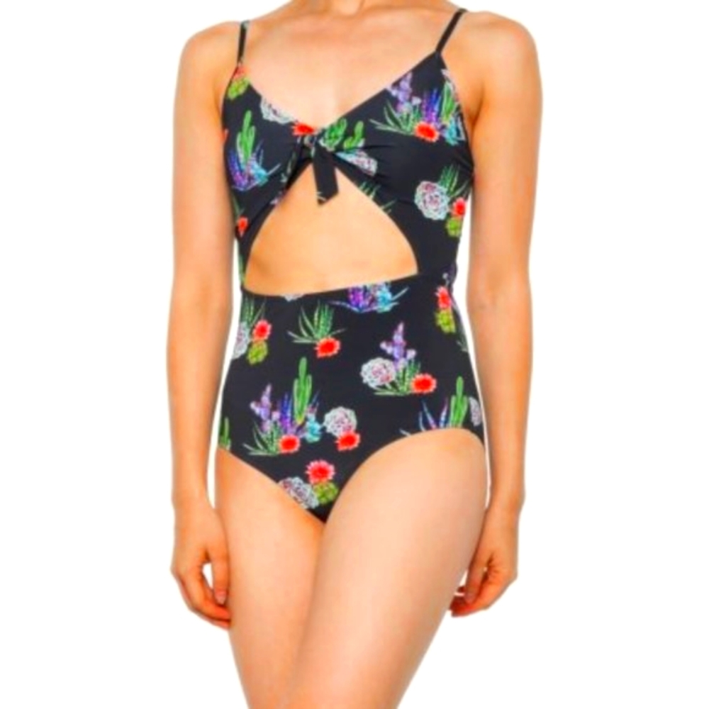Senorita Paris Swimsuit One-piece Bathing Suit, XS